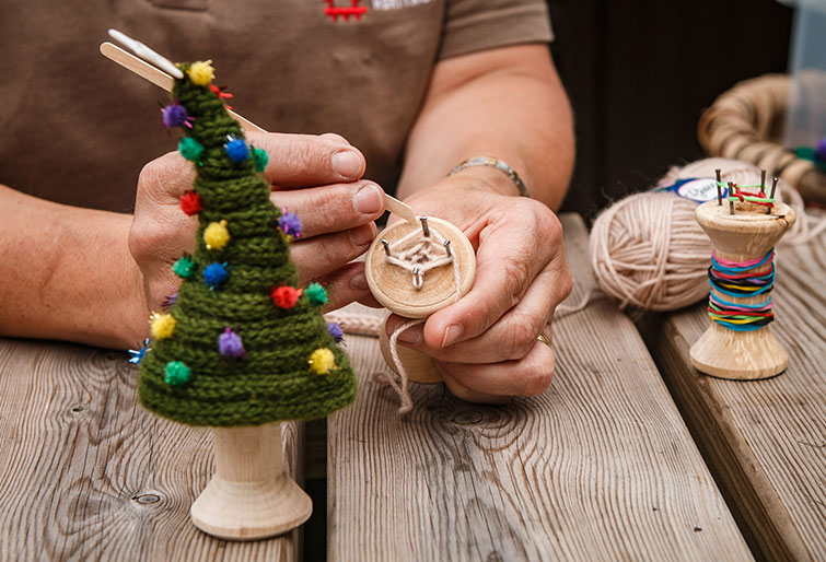 Bobbin-Christmas-Tree-755x514.jpg