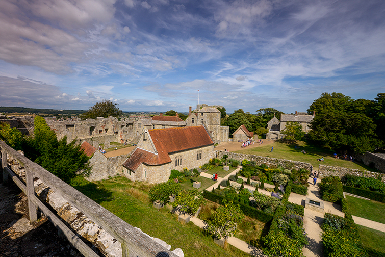 Carisbrooke-Castle.jpg