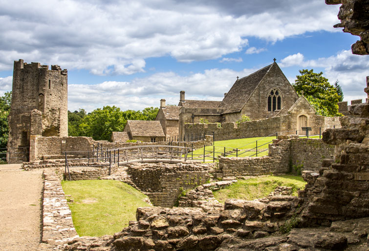 Farleigh-Hungerford-Castle.jpg