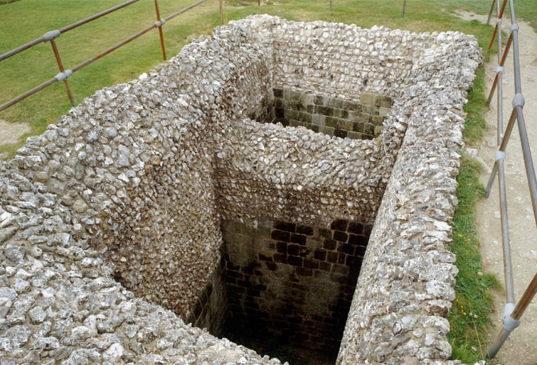 Old-Sarum-loos.jpg