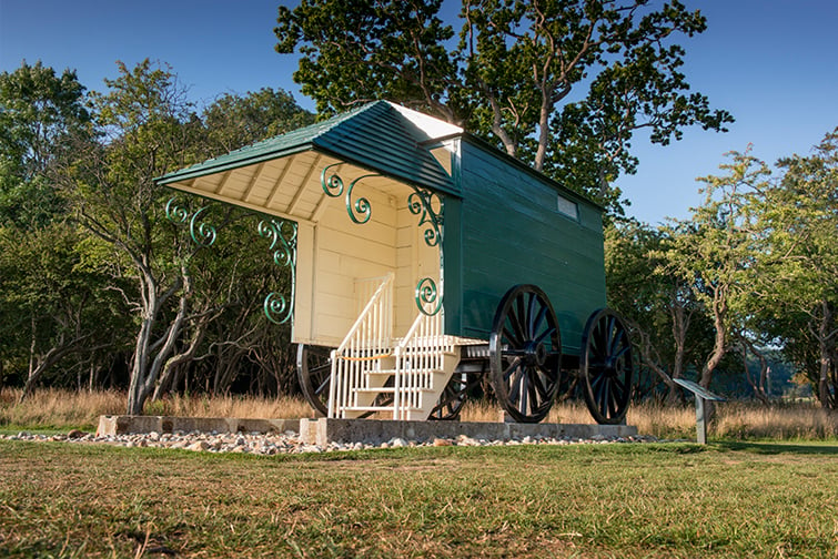 Queen-Vic-Bathing-Machine.jpg