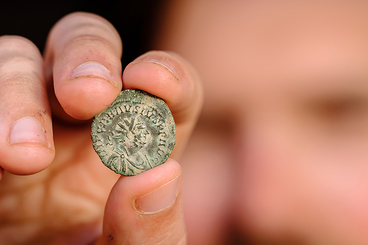 Coin of Carausius RRF.jpg