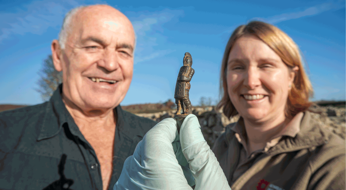 Image: Diver Bob Middlemass and Curator Frances McIntosh and Roman Gladiator object