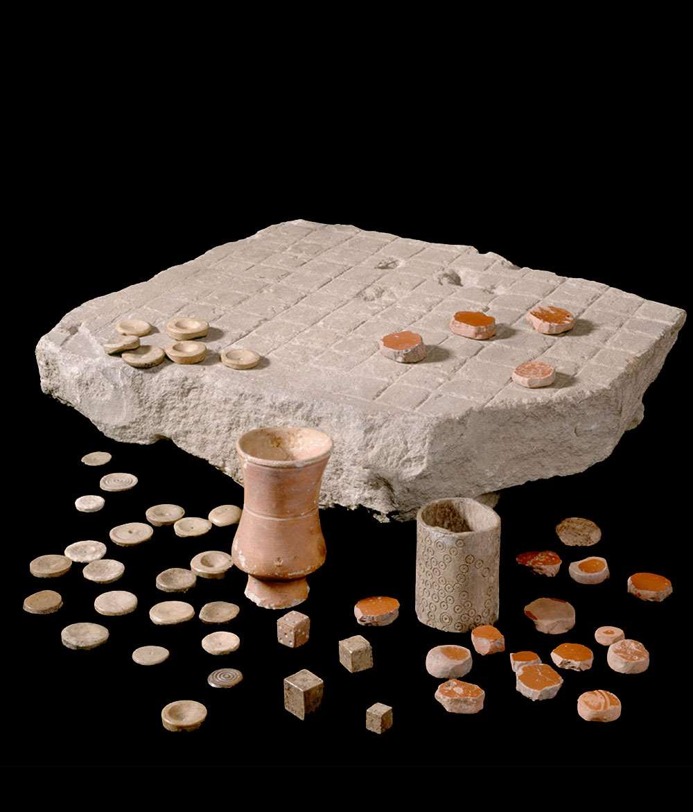 Roman gaming board, counters, dice and shakers