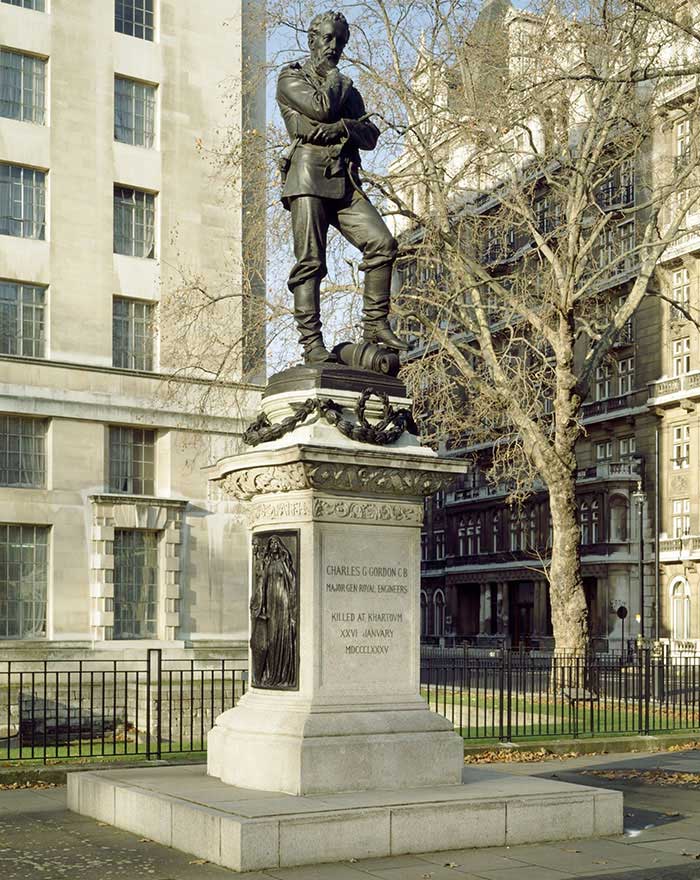 10 (lesser known) statues of English monarchs in London…8. King