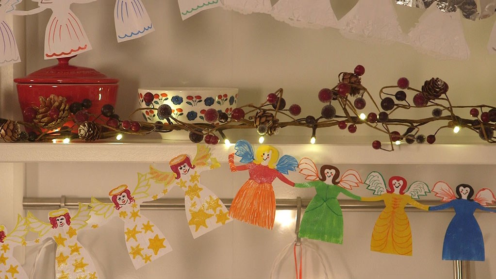 Paper shop angel garland