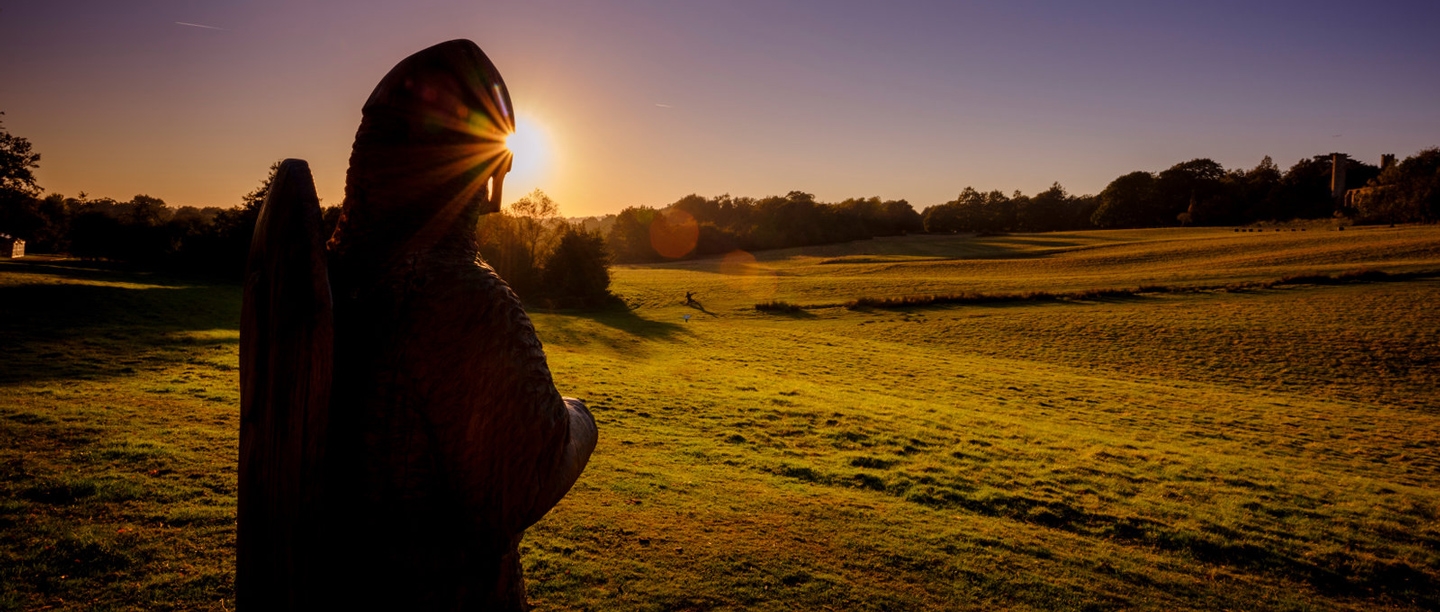Image: sculpture at 1066 Battle of Hastings, Abbey and Battlefield