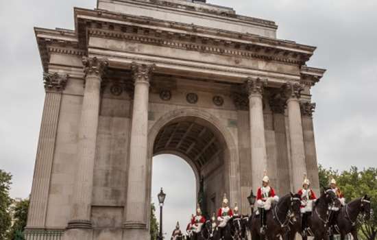 British Sign Language Guided Tour of Wellington Arch