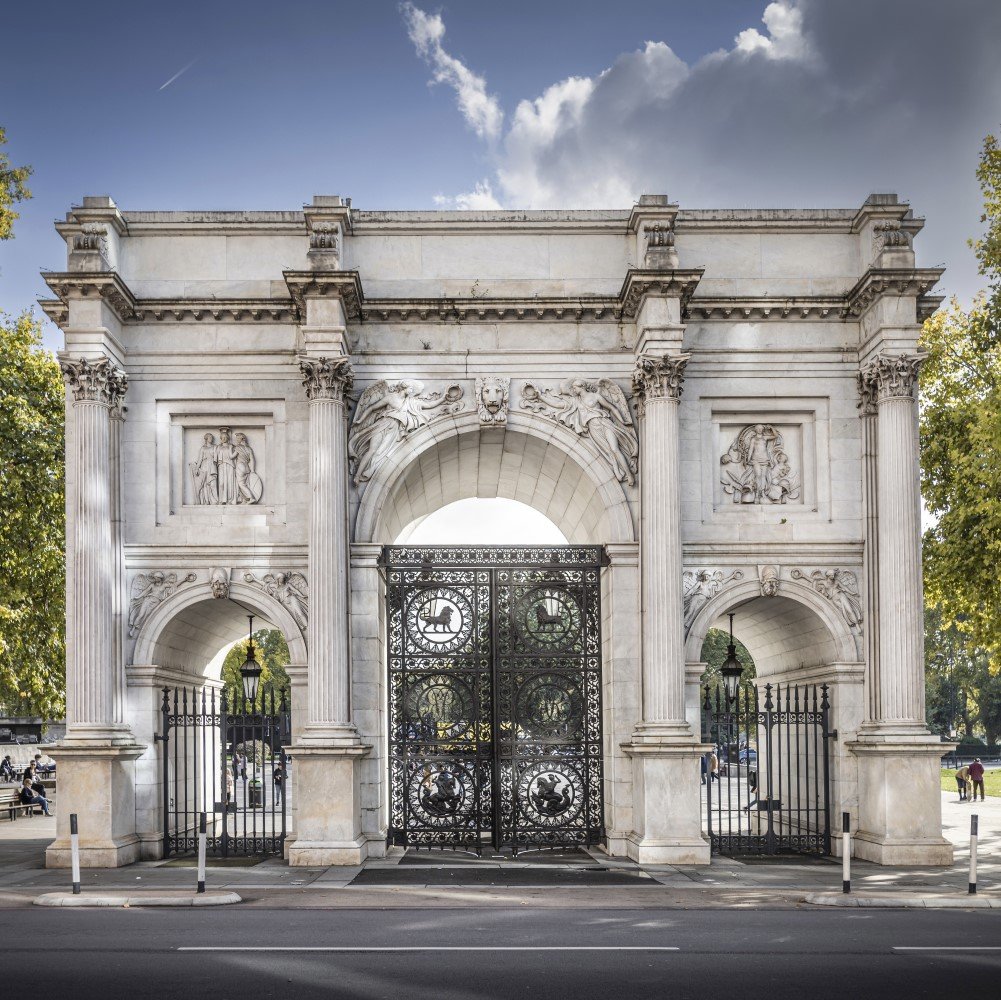 Photo of the Marble Arch on a cloudy day