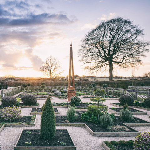Image: wintry gardens at Kenilworth Image: wintry gardens at Kenilworth