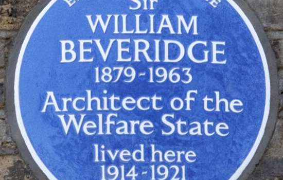 Photo of the blue plaque to Sir William Beveridge, architect of the welfare state