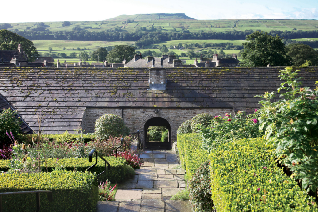 Members' Rewards Features Holiday Property Bond English Heritage