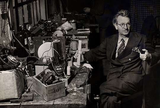 john logie baird first tv demonstration blue plaques english