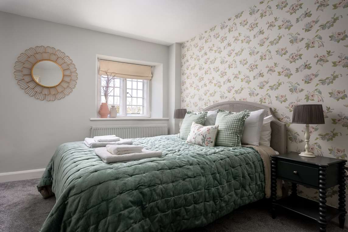 Master bedroom, first floor Master bedroom, first floor