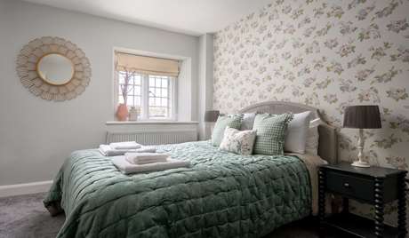 Master bedroom, first floor Master bedroom, first floor