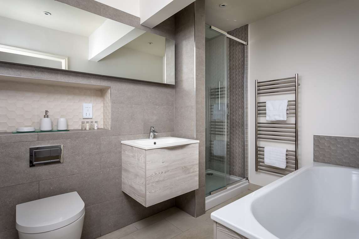 Bathroom, first floor Bathroom, first floor