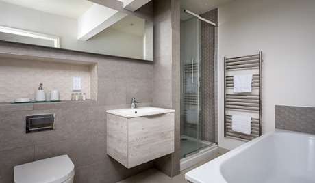 Bathroom, first floor Bathroom, first floor