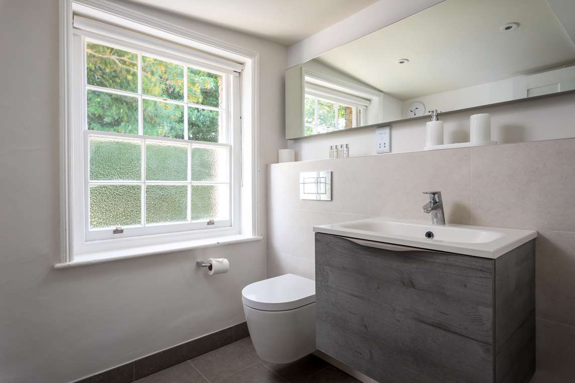 En suite, first floor En suite, first floor