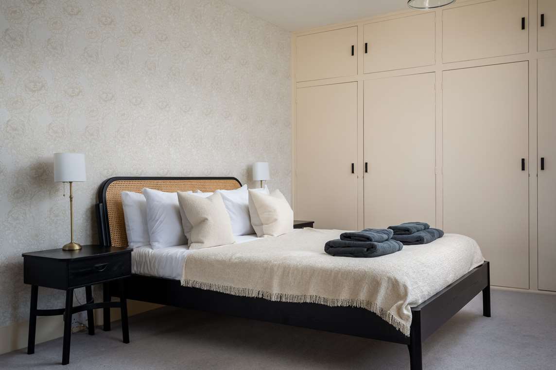 Master bedroom, first floor Master bedroom, first floor