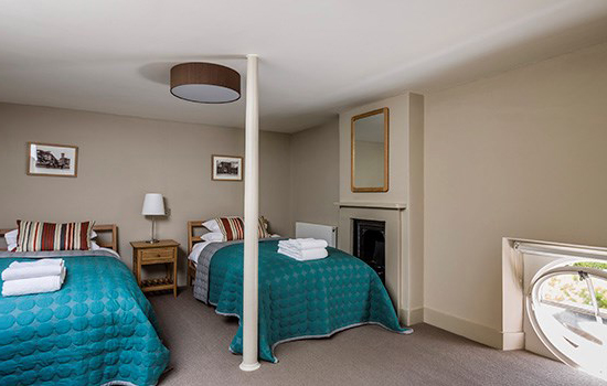 Twin bedroom, top floor