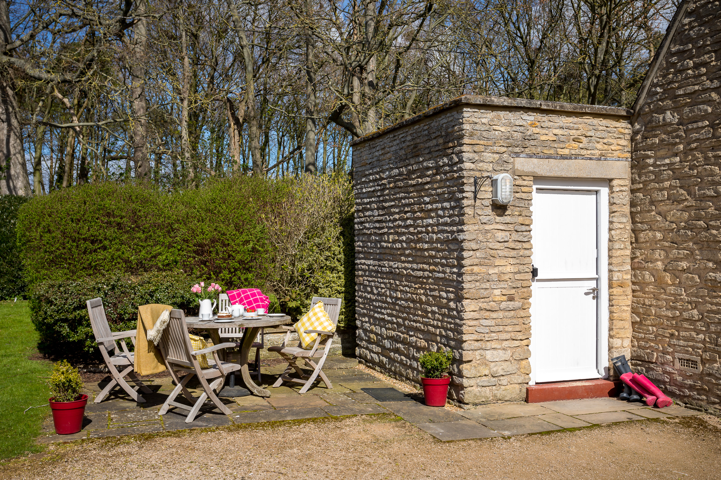 Outdoor seating space in the garden