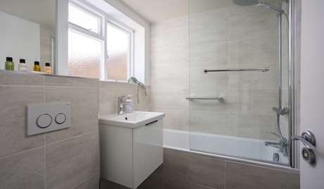 Bathroom, ground floor Bathroom, ground floor