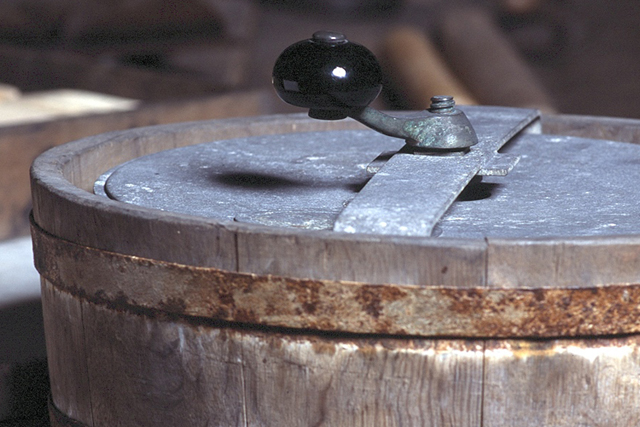 Ice cream maker, 19th  Century