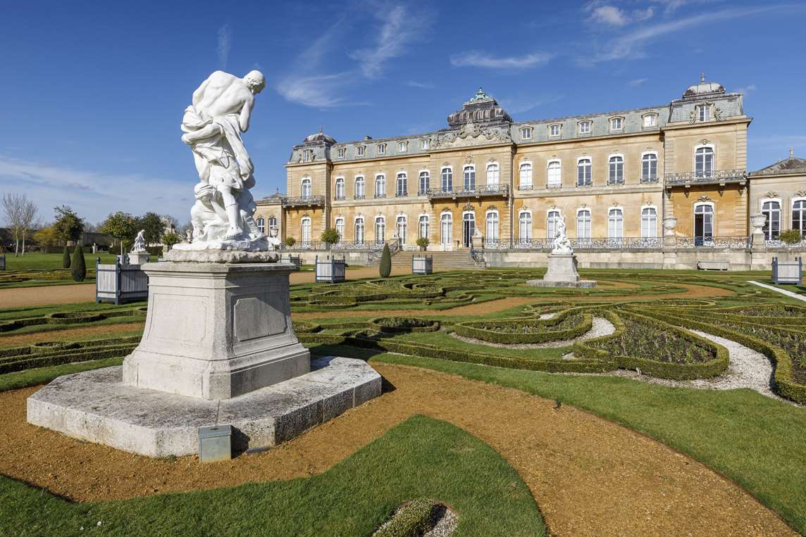 Image: The house and gardens at Wrest Park