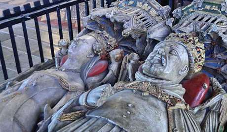 Funeral effigies of Joan and Henry IV Funeral effigies of Joan and Henry IV