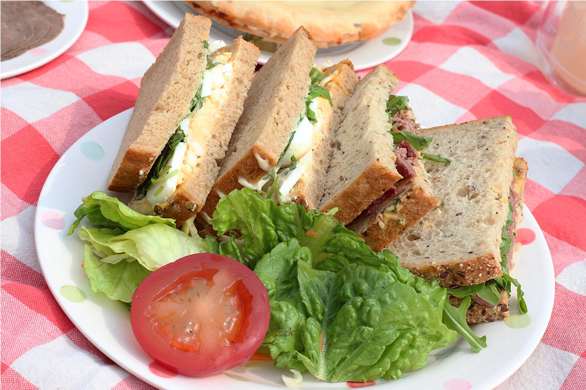 Guide to a Victorian Picnic English Heritage