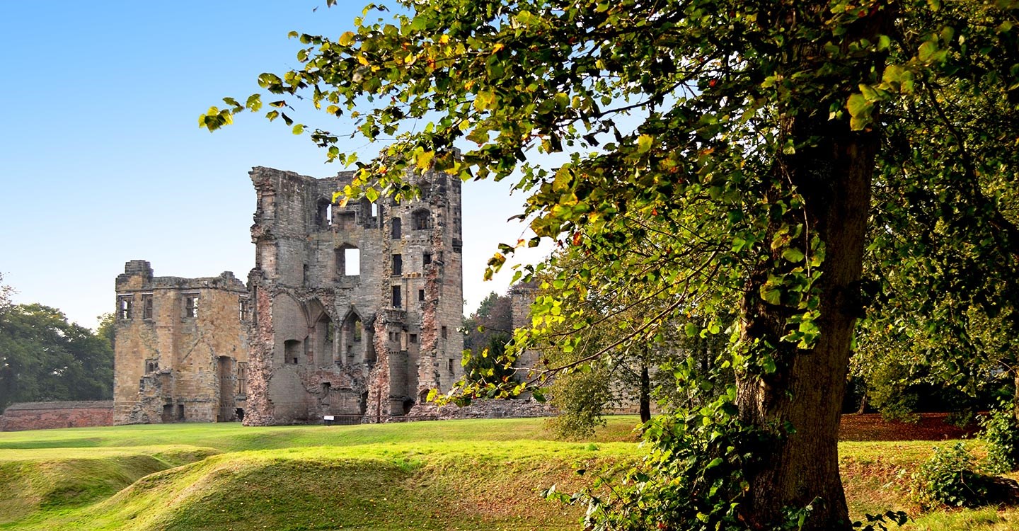 Exterior view of the ruins of Ashby de la Zouch Castle