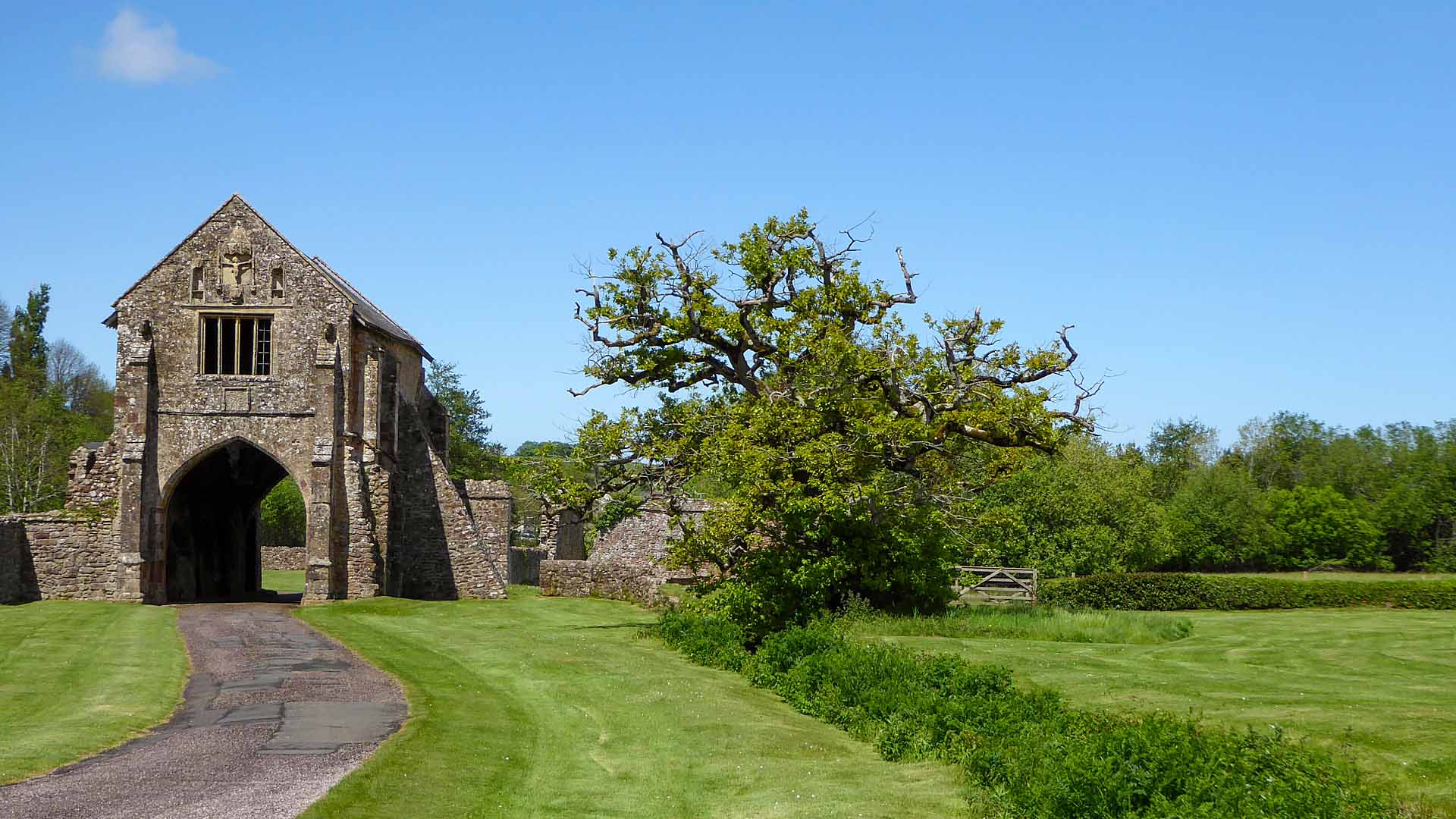 アンティーク雑貨  GENIUS COLLECTION CLEEVE ABBEY Things to See and Do at Cleeve Abbey | English Heritage
