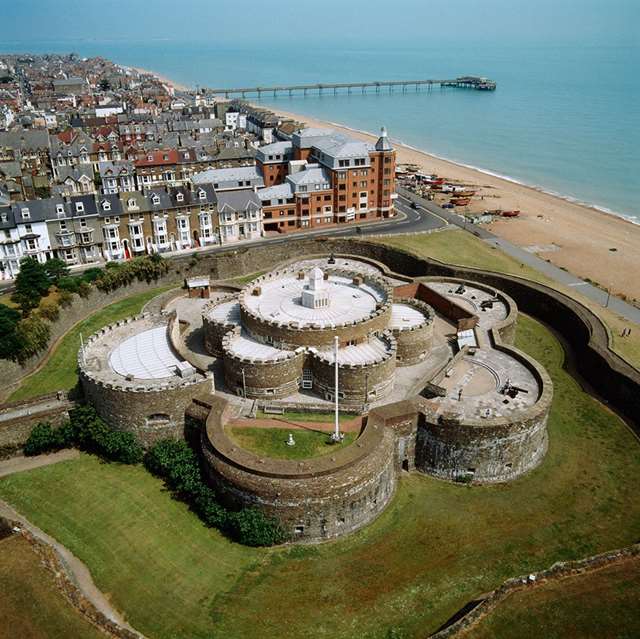 History of Deal Castle | English Heritage