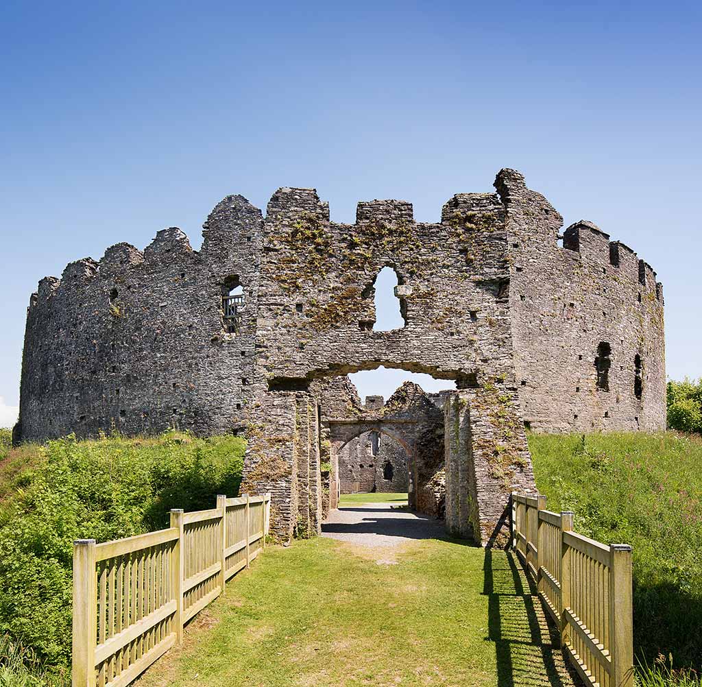 Restormel Castle Wedding 15 Castle Wedding Venues For A Fairy Tale