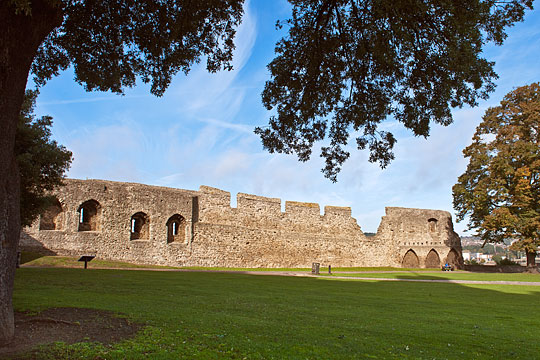 Remains of the crenellated curtain wall on the western side of the bailey at Rochester Castle