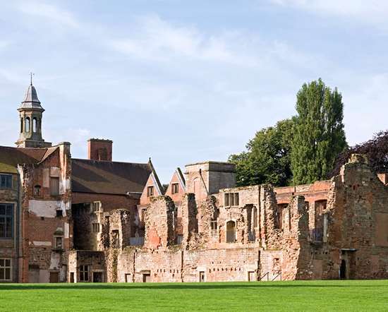 Heritage sites in LEADENHAM PARISH