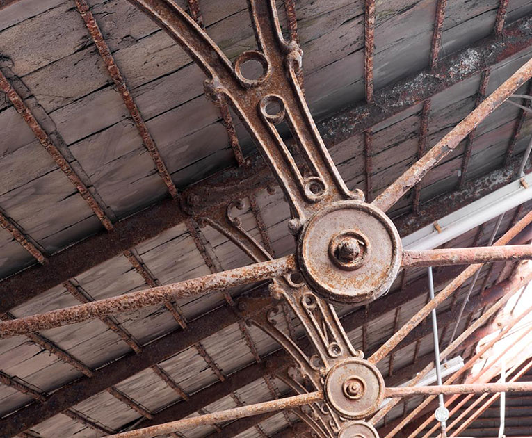 Dyehouse roof struts