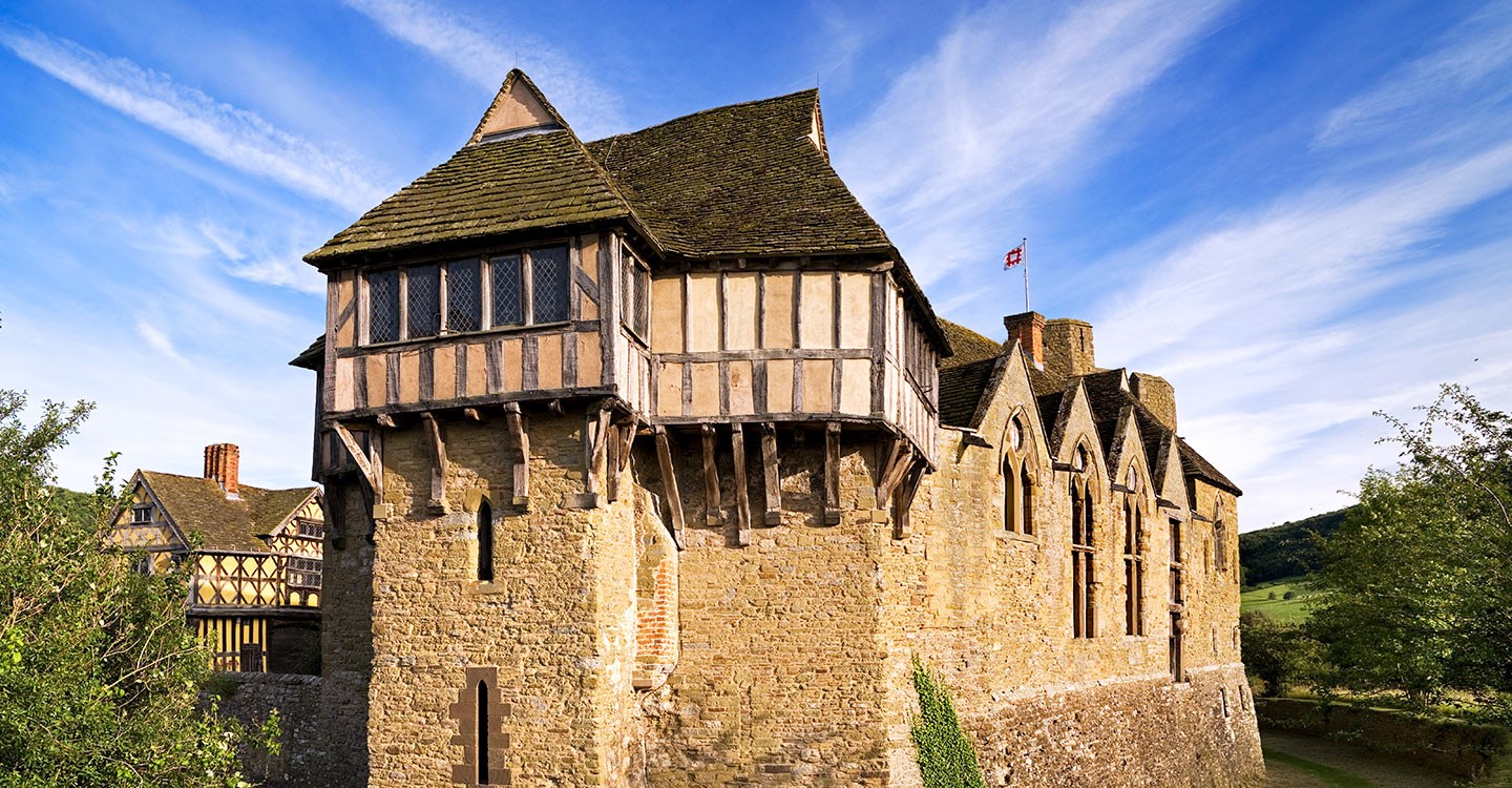 English Medieval Manor Houses