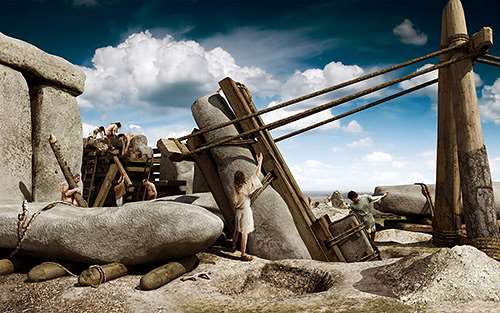 The huge stones of the sarsen circle being raised, about 2500 BC The huge stones of the sarsen circle being raised, about 2500 BC