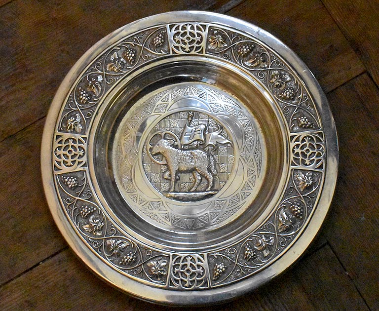 Communion plate