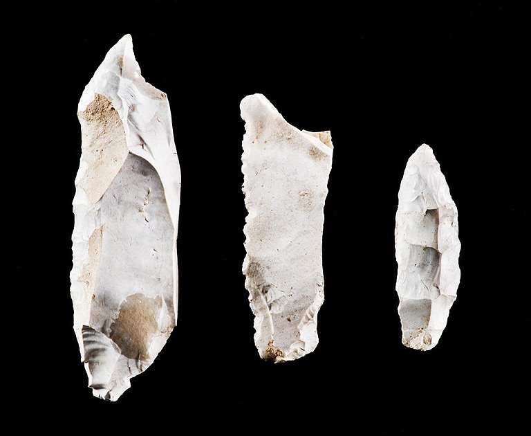 Flint awl, saw and fabricator Flint awl, saw and fabricator