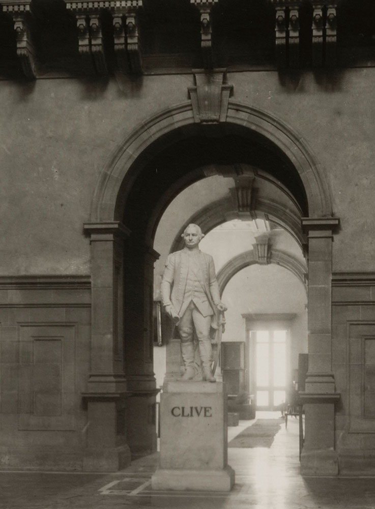 The marble version of Tweed’s statue in the Victoria Memorial Hall, Calcutta, around 1921