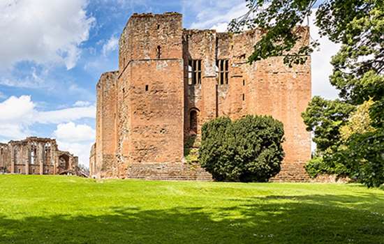 Members' Event: Edward II and His Favourites Walking Tour at Kenilworth Castle